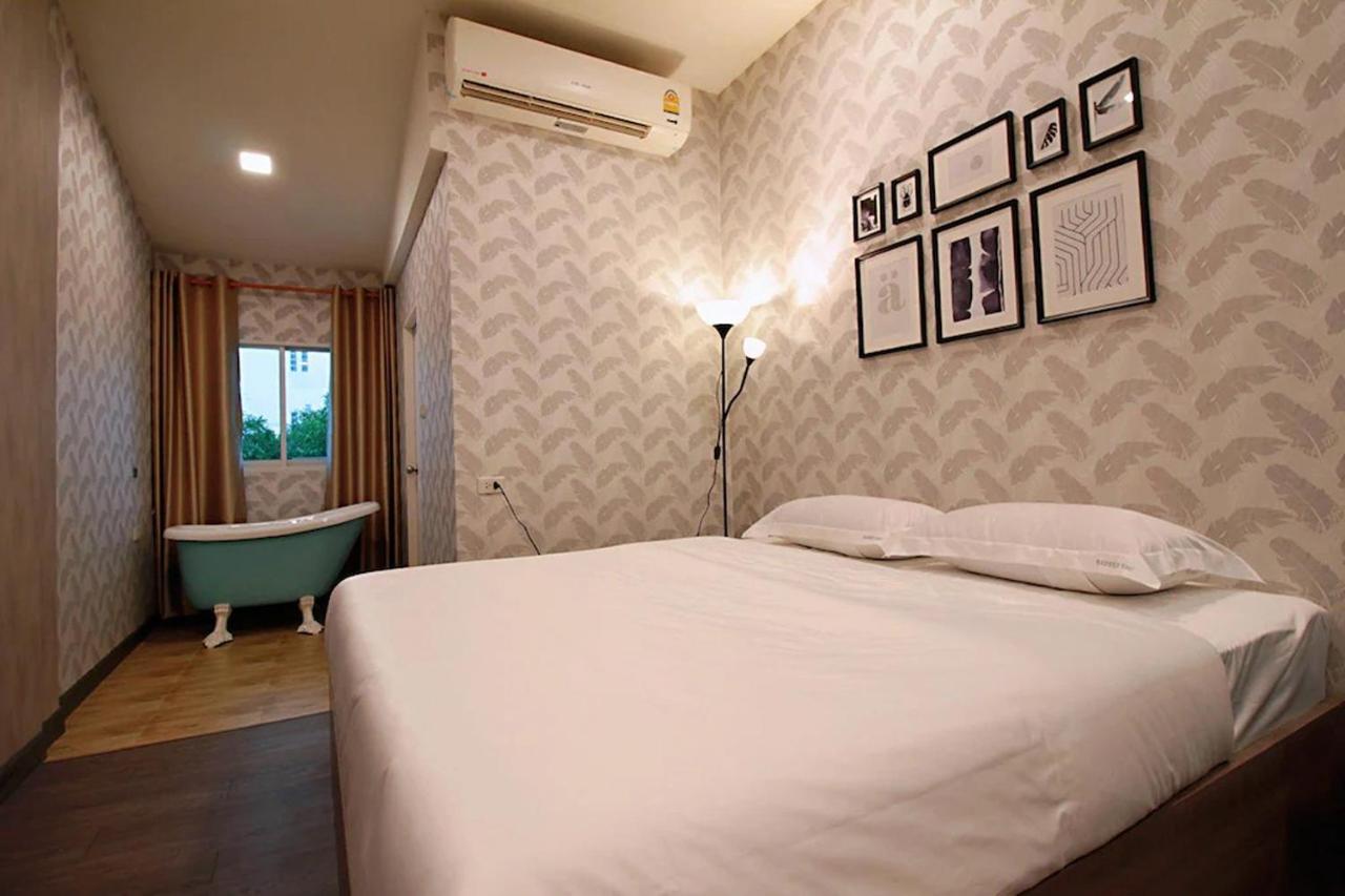 R 17 Living Hotel Бангкок Экстерьер фото