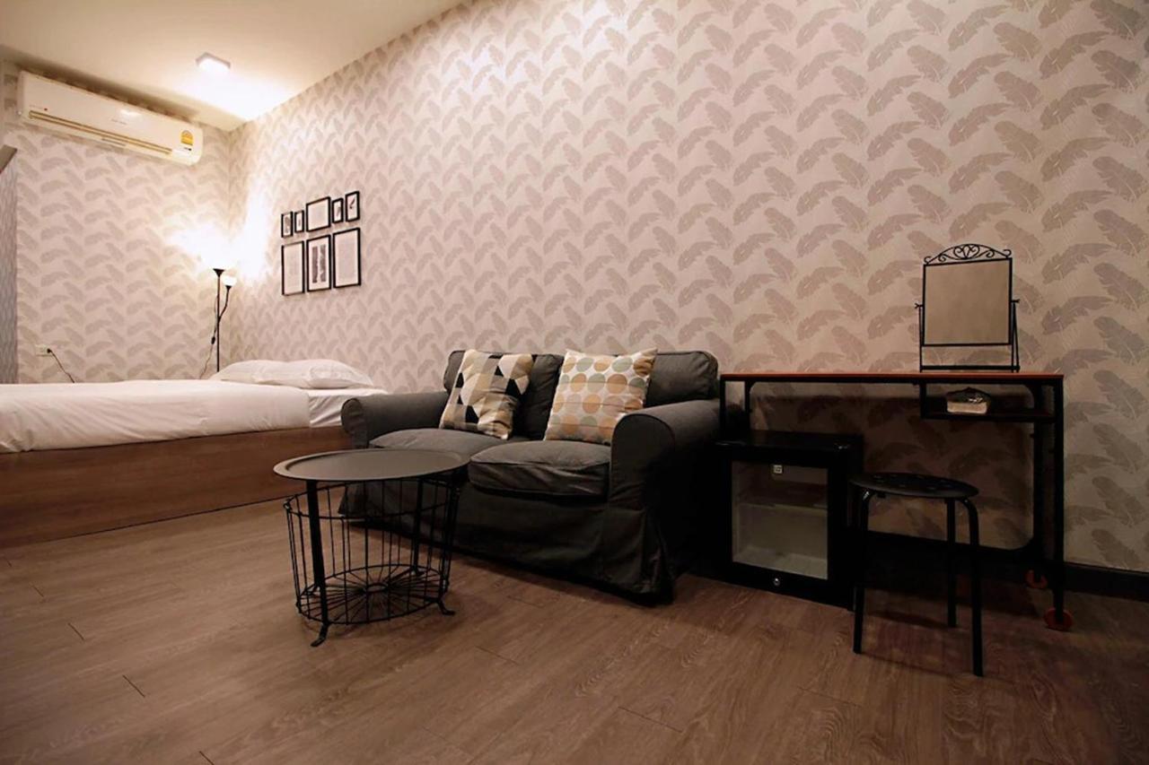 R 17 Living Hotel Бангкок Экстерьер фото