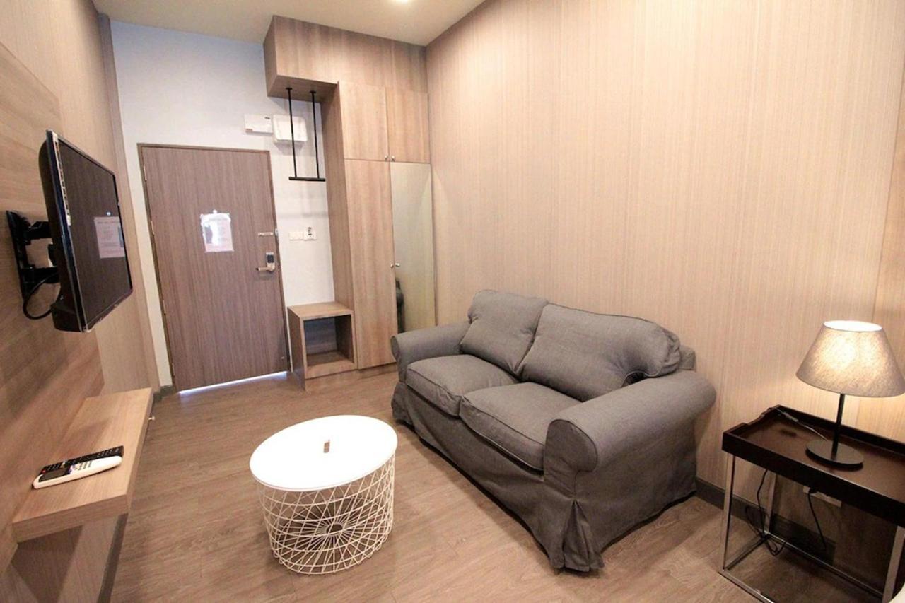 R 17 Living Hotel Бангкок Экстерьер фото